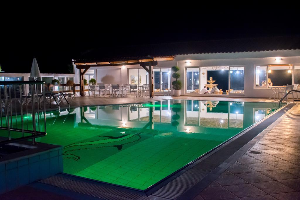 Kasapakis Hotel & Apartments แอร์ซอนิสซอส ภายนอก รูปภาพ